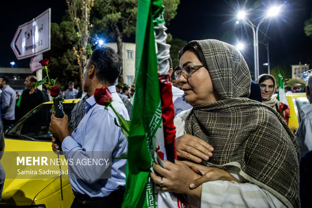 استقبال از  بازگشت رییس جمهور از <a href='https://sayeb.ir/tag/%d9%86%db%8c%d9%88%db%8c%d9%88%d8%b1%da%a9'></div>نیویورک</a>
