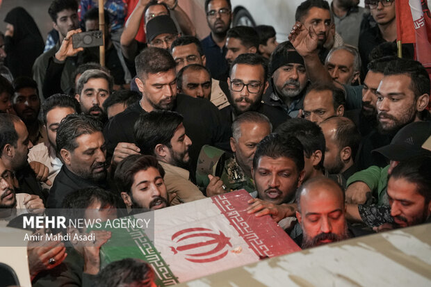 مراسم وداع با پیکر مطهر سردار <a href='https://sayeb.ir/tag/%d8%b4%d9%87%db%8c%d8%af'></div>شهید</a> «حسین ظریفی» در اجتماعات شبانه <a href='https://sayeb.ir/tag/%d9%85%d8%b4%d9%87%d8%af'>مشهد</a>