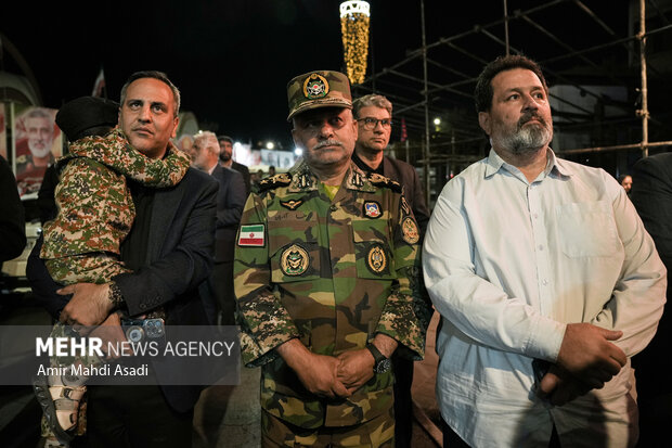 مراسم وداع با پیکر مطهر سردار <a href='https://sayeb.ir/tag/%d8%b4%d9%87%db%8c%d8%af'></div>شهید</a> «حسین ظریفی» در اجتماعات شبانه <a href='https://sayeb.ir/tag/%d9%85%d8%b4%d9%87%d8%af'>مشهد</a>