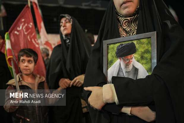 مراسم وداع با پیکر مطهر سردار <a href='https://sayeb.ir/tag/%d8%b4%d9%87%db%8c%d8%af'></div>شهید</a> «حسین ظریفی» در اجتماعات شبانه <a href='https://sayeb.ir/tag/%d9%85%d8%b4%d9%87%d8%af'>مشهد</a>