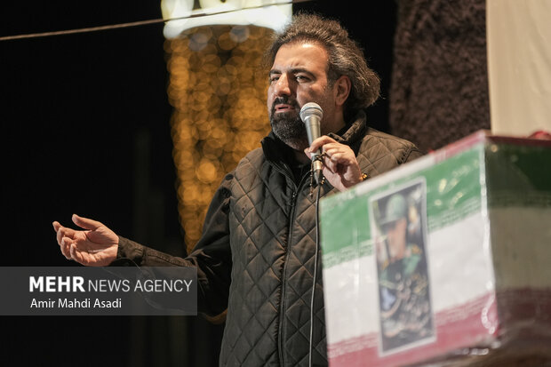 مراسم وداع با پیکر مطهر سردار <a href='https://sayeb.ir/tag/%d8%b4%d9%87%db%8c%d8%af'></div>شهید</a> «حسین ظریفی» در اجتماعات شبانه <a href='https://sayeb.ir/tag/%d9%85%d8%b4%d9%87%d8%af'>مشهد</a>