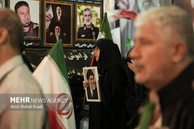 مراسم وداع با پیکر مطهر سردار <a href='https://sayeb.ir/tag/%d8%b4%d9%87%db%8c%d8%af'></div>شهید</a> «حسین ظریفی» در اجتماعات شبانه <a href='https://sayeb.ir/tag/%d9%85%d8%b4%d9%87%d8%af'>مشهد</a>