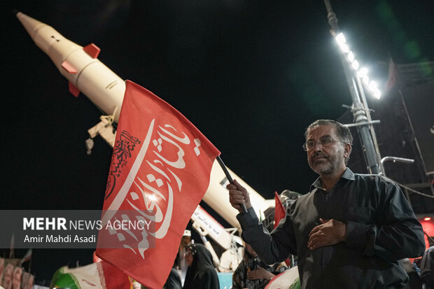 مراسم وداع با پیکر مطهر سردار <a href='https://sayeb.ir/tag/%d8%b4%d9%87%db%8c%d8%af'></div>شهید</a> «حسین ظریفی» در اجتماعات شبانه <a href='https://sayeb.ir/tag/%d9%85%d8%b4%d9%87%d8%af'>مشهد</a>