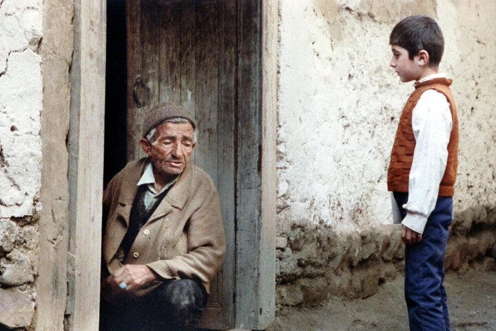 نمایش «خانه دوست کجاست؟» در سینماهای روباز آتن نمایش «خانه دوست کجاست؟» در سینماهای روباز آتن