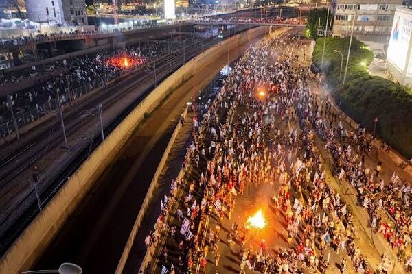 تظاهرات ضد نتانیاهو در چندین شهر سرزمینهای اشغالی تظاهرات ضد نتانیاهو در چندین شهر سرزمینهای اشغالی