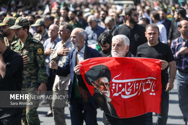 تشییع پیکر شهید «حسین ظریفی» در مشهد