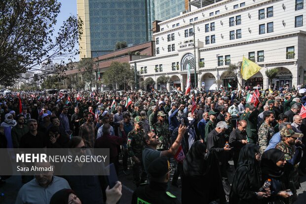 تشییع پیکر شهید «حسین ظریفی» در مشهد