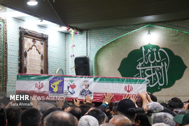 تشییع پیکر شهید «حسین ظریفی» در مشهد