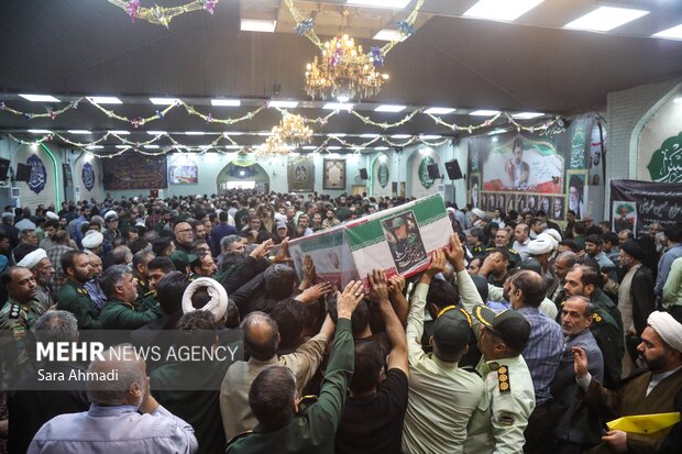 تشییع پیکر شهید «حسین ظریفی» در مشهد