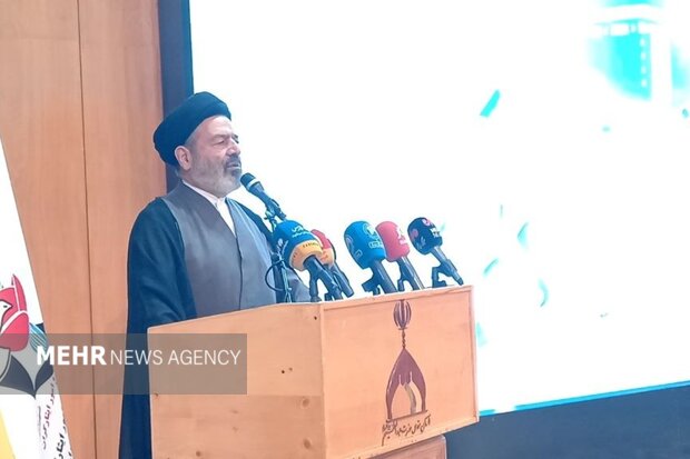 نواب: شهدای منا در میهمانی الهی به مقام شهادت رسیدند