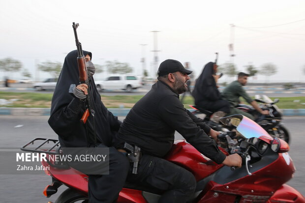 رزمایش <a href='https://sayeb.ir/tag/%d8%ac%d8%a7%d9%86%d9%81%d8%af%d8%a7'></div>جانفدا</a>یان ایران در <a href='https://sayeb.ir/tag/%d8%a8%d9%86%d8%af%d8%b1%d8%b9%d8%a8%d8%a7%d8%b3'>بندرعباس</a>