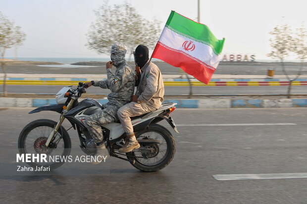 رزمایش <a href='https://sayeb.ir/tag/%d8%ac%d8%a7%d9%86%d9%81%d8%af%d8%a7'></div>جانفدا</a>یان ایران در <a href='https://sayeb.ir/tag/%d8%a8%d9%86%d8%af%d8%b1%d8%b9%d8%a8%d8%a7%d8%b3'>بندرعباس</a>