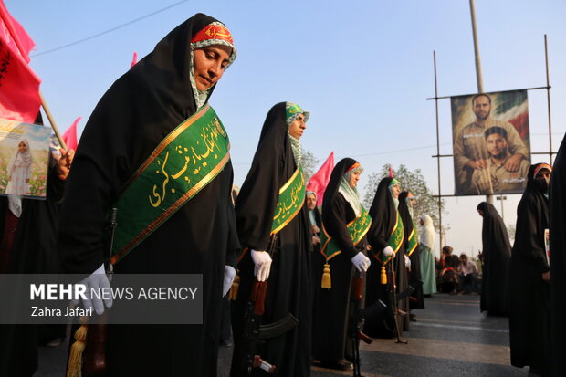 رزمایش <a href='https://sayeb.ir/tag/%d8%ac%d8%a7%d9%86%d9%81%d8%af%d8%a7'></div>جانفدا</a>یان ایران در <a href='https://sayeb.ir/tag/%d8%a8%d9%86%d8%af%d8%b1%d8%b9%d8%a8%d8%a7%d8%b3'>بندرعباس</a>