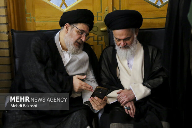 بزرگداشت آیتالله شبیری زنجانی از سوی نهادهای حوزوی در قم بزرگداشت آیتالله شبیری زنجانی از سوی نهادهای حوزوی در قم