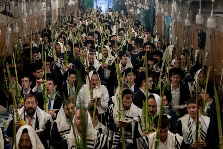 Video Shows Israeli Settlers Amid Closure of Palestinian Shops in Jerusalem's Old City