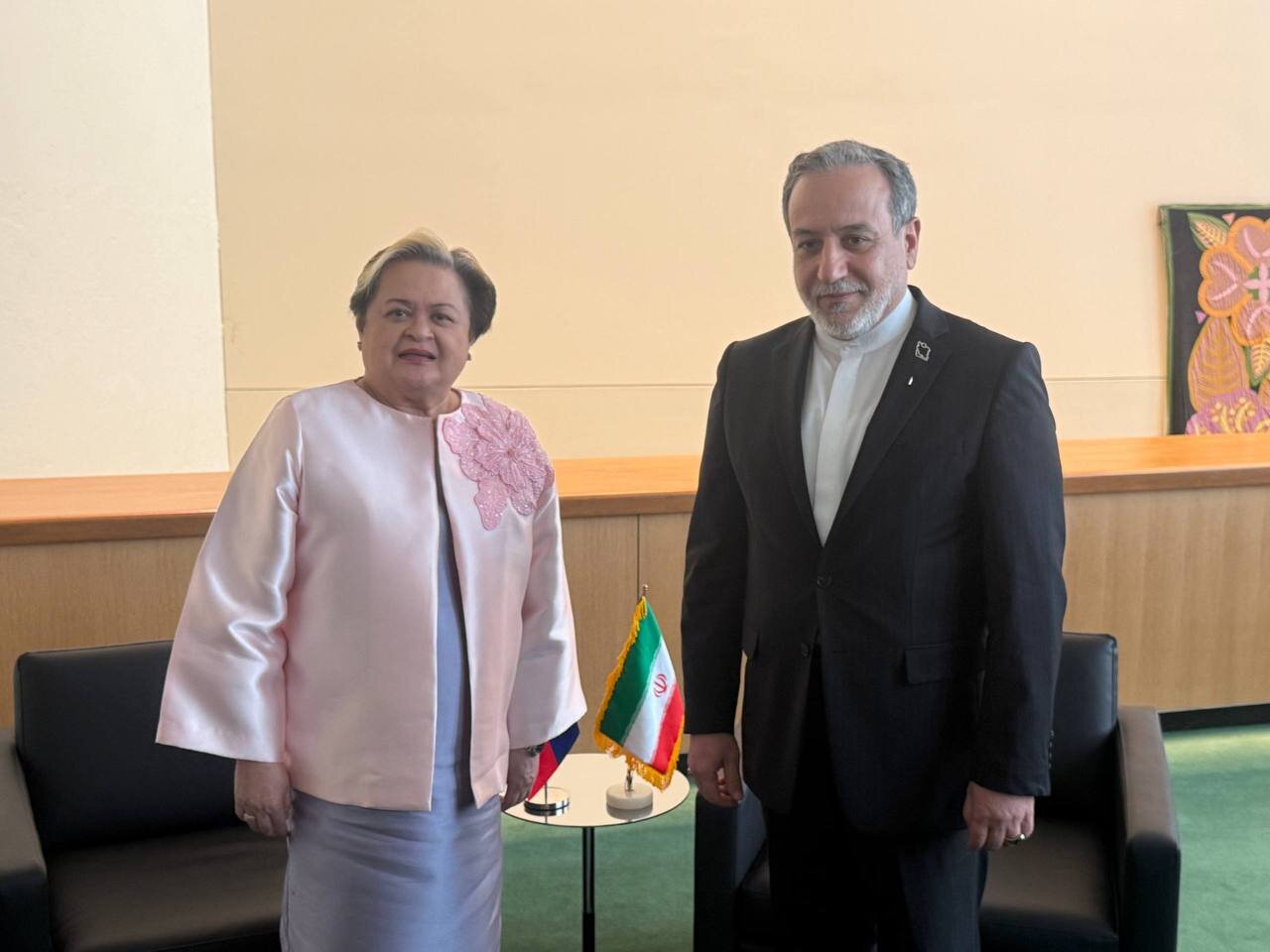 Iranian and Philippine foreign ministers meet in New York on UNGA sidelines