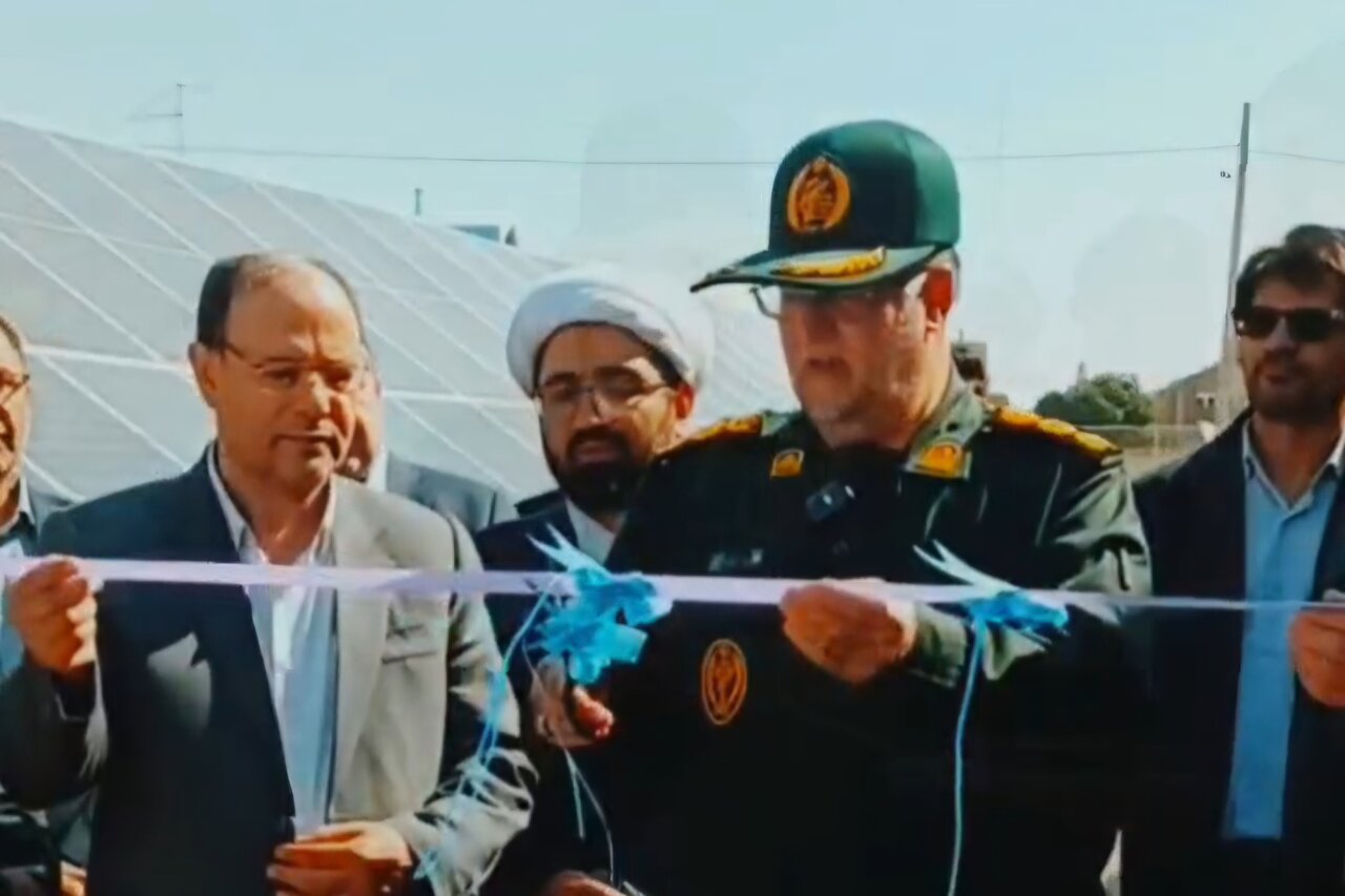 بررسی جامع: نیروگاه خورشیدی ۴۴۰ کیلوواتی در بناب به بهره‌برداری رسید | مهر - کد 0964