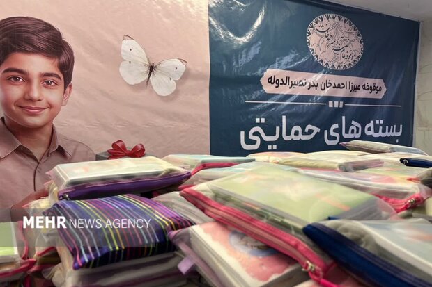 ۲ هزار بسته لوازم‌التحریر به دانش‌آموزان نیازمند شهریار اهدا شد