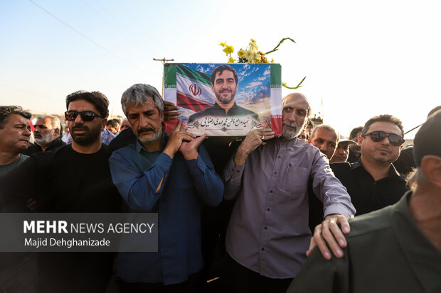 تشییع پیکر شهید «محمدمهدی رضایی» در <a href='https://sayeb.ir/tag/%db%8c%d8%b2%d8%af'></div>یزد</a>