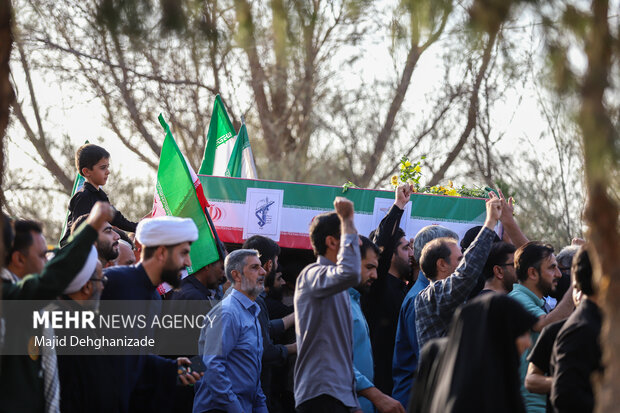تشییع پیکر شهید «محمدمهدی رضایی» در <a href='https://sayeb.ir/tag/%db%8c%d8%b2%d8%af'></div>یزد</a>