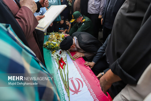 تشییع پیکر شهید «محمدمهدی رضایی» در <a href='https://sayeb.ir/tag/%db%8c%d8%b2%d8%af'></div>یزد</a>