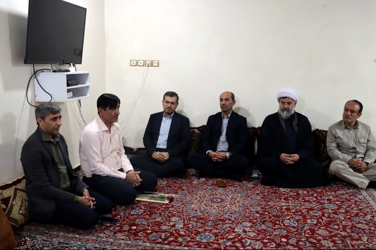فرماندار دشتی: تکریم خانواده شهدا و ایثارگران وظیفه همگانی است