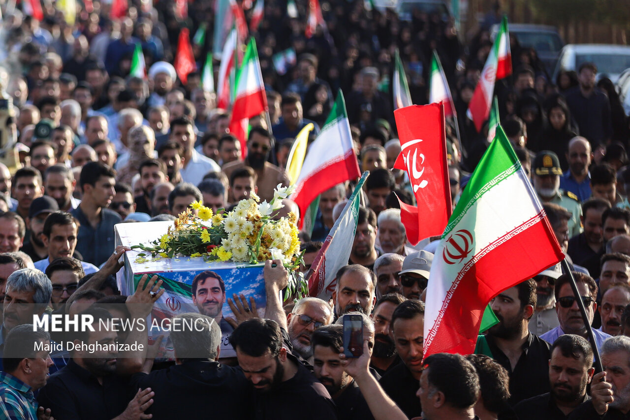 تشییع پیکر شهید «محمدمهدی رضایی» در یزد