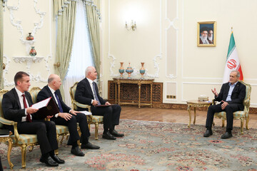 Cumhurbaşkanı Pezeşkiyan Azerbaycan heyetini kabul etti 
