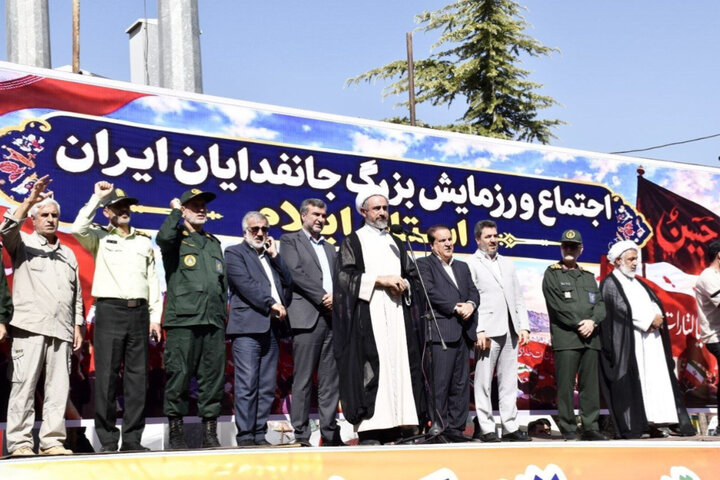 هر کنش آگاهانه در میدان دفاع از انقلاب «جهاد» است