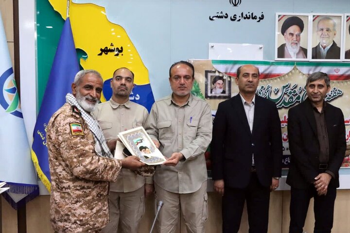 فرماندار دشتی: رزمندگان نقشآفرینان عزت و سربلندی ایران اسلامی هستند فرماندار دشتی: رزمندگان نقشآفرینان عزت و سربلندی ایران اسلامی هستند