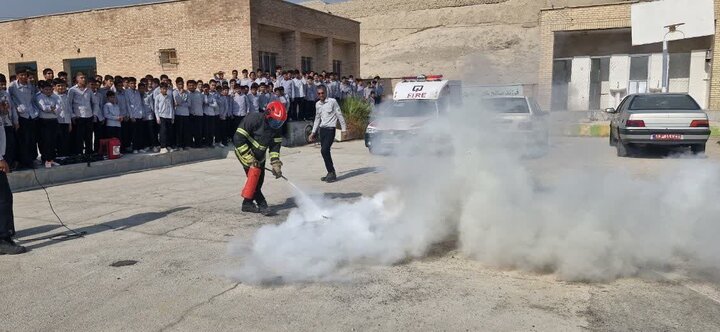 فرماندار تنگستان: ترویج فرهنگ ایمنی باید از مدارس آغاز شود