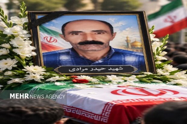 کامیاران به استقبال شهید حیدر مرادی رفت؛ پیکر شهید در زادگاهش آرام گرف
