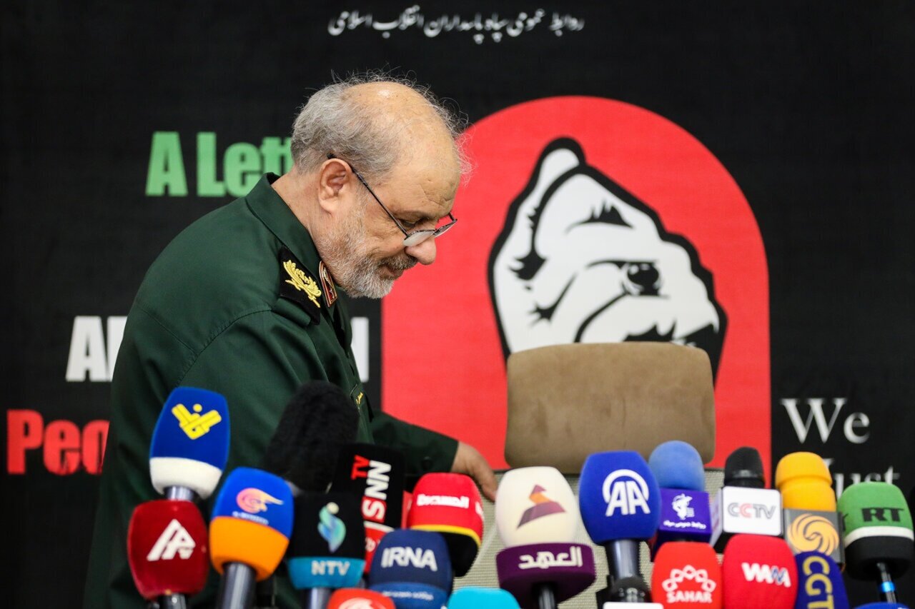 'White House oppressing both Iranians and Americans'