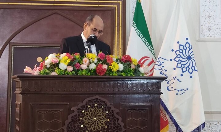 شمس و مولانا را می‌توان نه دو تن، بلکه یک تن دانست