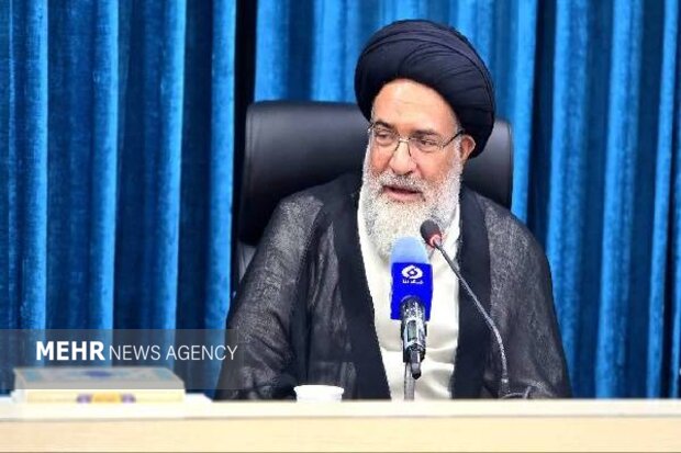 تولیدکنندگان و سرمایه‌گذاران، افسران جبهه اقتصاد هستند