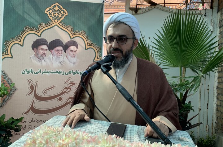 حجت الاسلام علی محمدی: بانوان پیشران و رهبران جهاد تبیین هستند