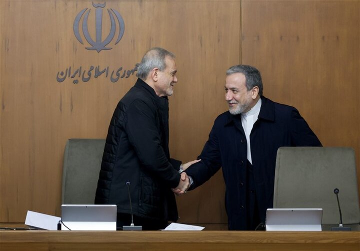 Araghchi submits US officials’ proposal to Pres. Pezeshkian