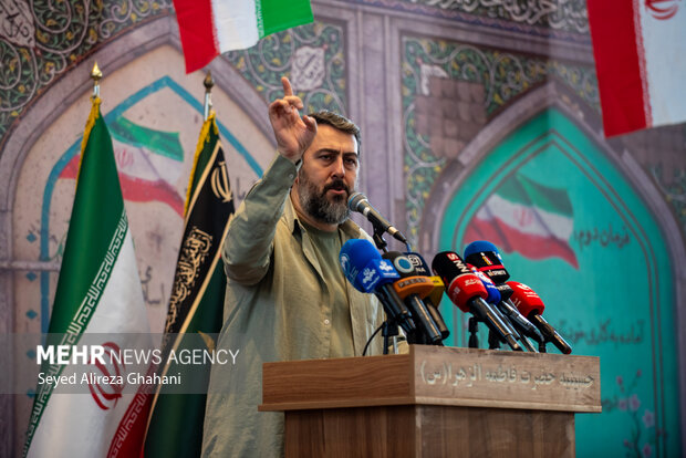 گرامیداشت شهدای جنگ و کودتای دی در تهران