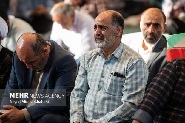 گرامیداشت شهدای جنگ و کودتای دی در تهران