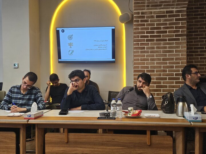حکمرانی فضای مجازی در پیچ تعدد نهادها؛ نمی‌توان دستوری حکمرانی کرد