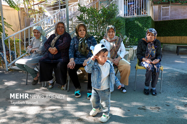 یک روز با سالمندان همدان