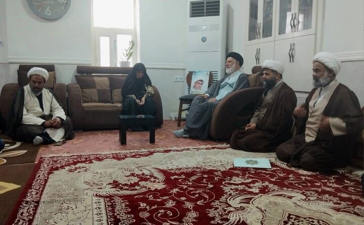 امام جمعه دیّر: مادران شهدا الگوی ایستادگی و مقاومت هستند