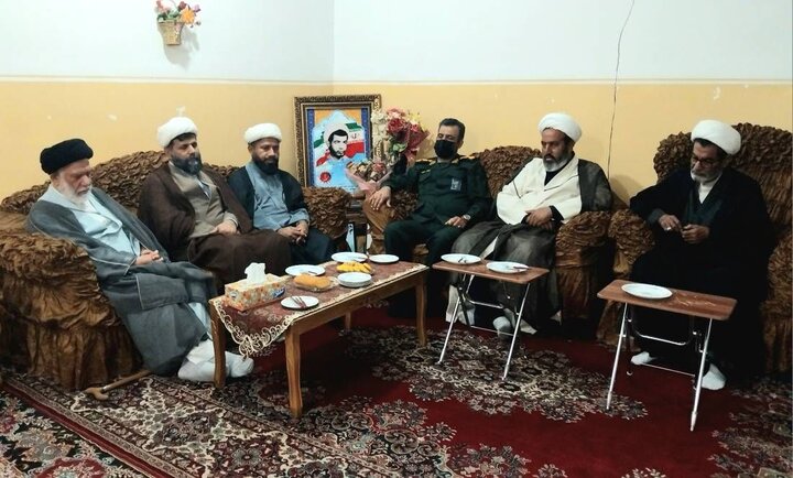 امام جمعه دیّر: مادران شهدا الگوی ایستادگی و مقاومت هستند امام جمعه دیّر: مادران شهدا الگوی ایستادگی و مقاومت هستند