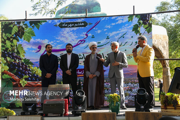 جشن شکرانه برداشت انگور در گهرو