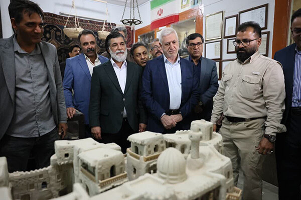 بازدید معاون صنایع‌دستی کشور از موزه مردم‌شناسی ایزدخواست