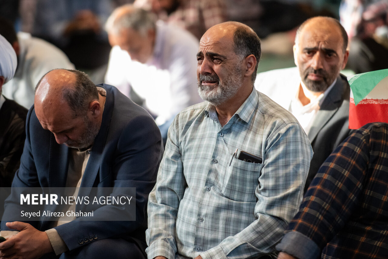 گرامیداشت شهدای جنگ و کودتای دی در تهران