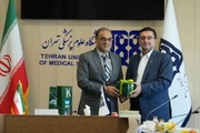 پاکستانی سفیر کا وفد کے ہمراہ تہران یونیورسٹی آف میڈیکل سائنسز کا تفصیلی دورہ