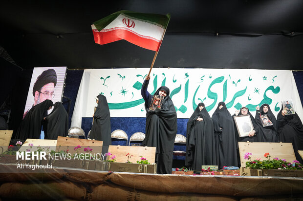 تکریم مادران شهدای گیلانی