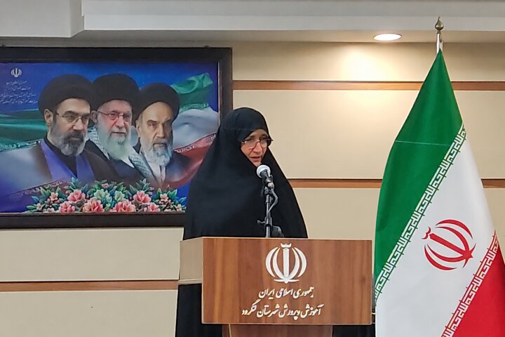 کتاب «پامچال ها نمی میرند» در لنگرود رونمایی شد