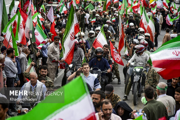 <a href='https://sayeb.ir/tag/%d8%b1%d8%b2%d9%85%d8%a7%db%8c%d8%b4'></div>رزمایش</a> «<a href='https://sayeb.ir/tag/%d8%ac%d8%a7%d9%86%d9%81%d8%af%d8%a7'>جان‌فدا</a>یان» در <a href='https://sayeb.ir/tag/%d8%a7%d8%b5%d9%81%d9%87%d8%a7%d9%86'>اصفهان</a>